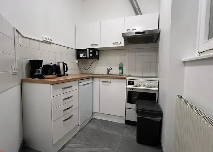 Apartamento Lovely 3br With Balcony Near Rennweg Station