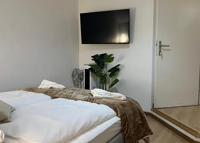Lovely 3br With Balcony Near Rennweg Station Apartamento *