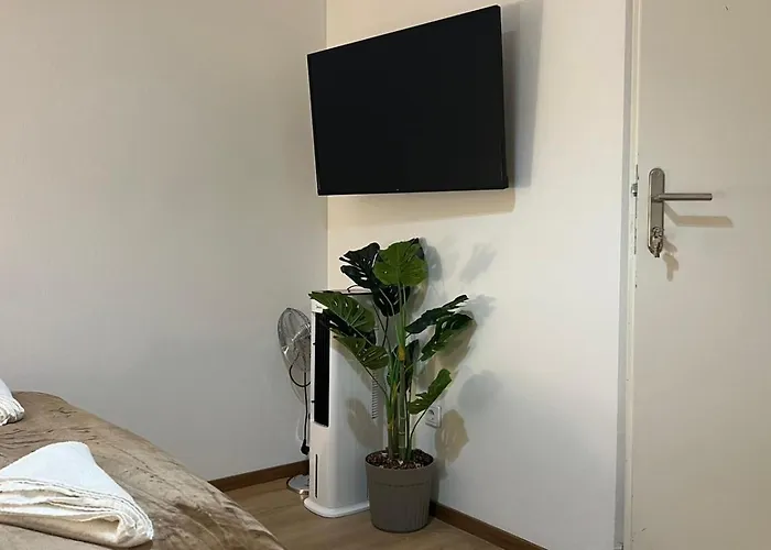 Lovely 3br With Balcony Near Rennweg Station