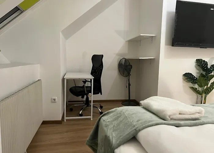 Lovely 3br With Balcony Near Rennweg Station
