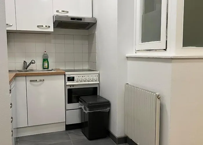 Lovely 3br With Balcony Near Rennweg Station *